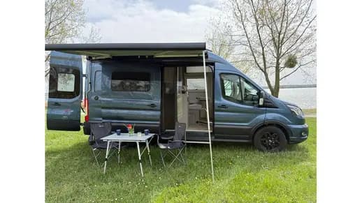 LMC Ford Innovan 590
